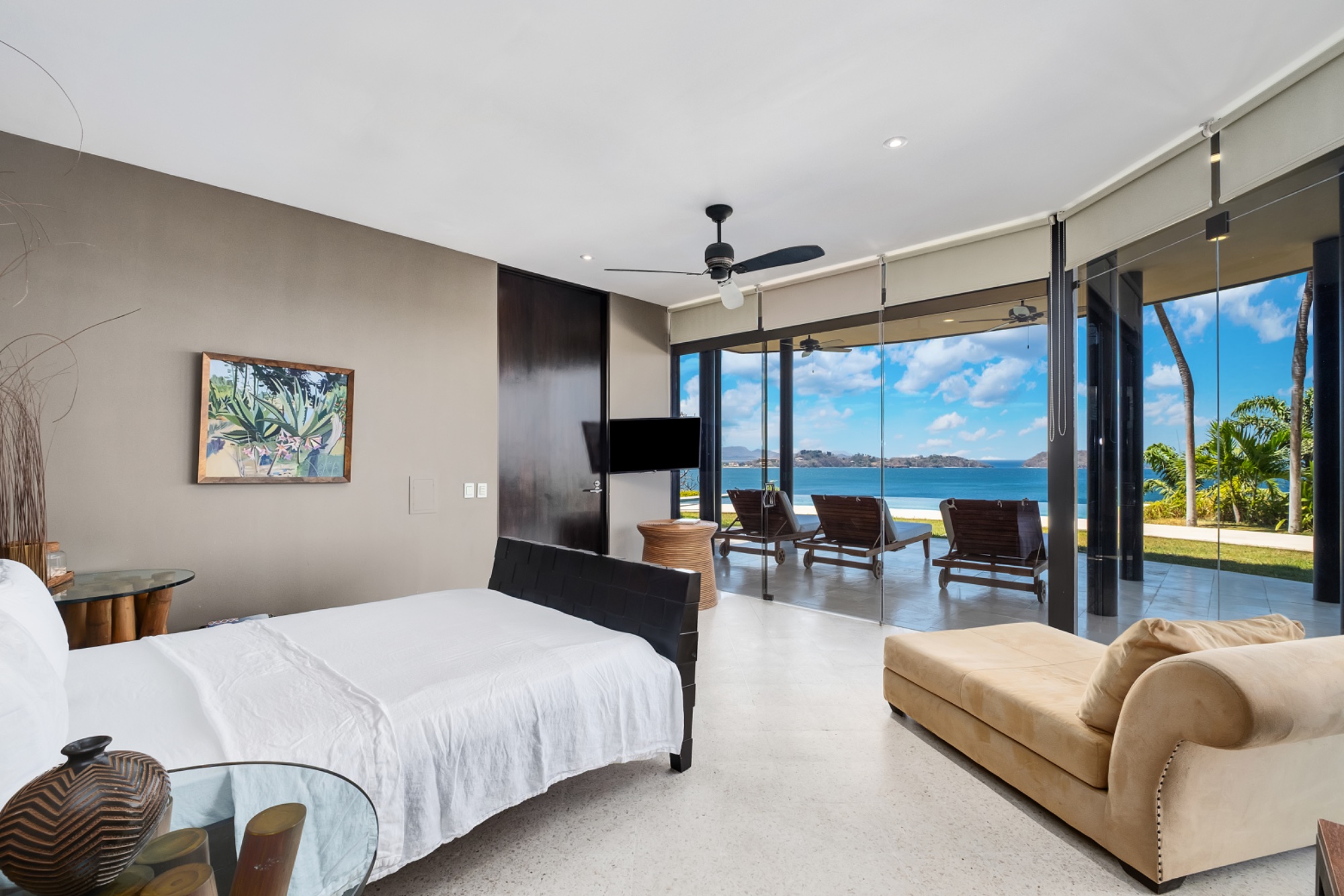 Second ocean-view bedroom